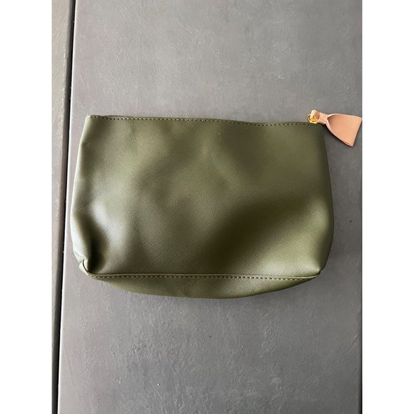 Elizabeth Arden Green with Pink Bow Cosmetic Bag - Picture 6 of 6